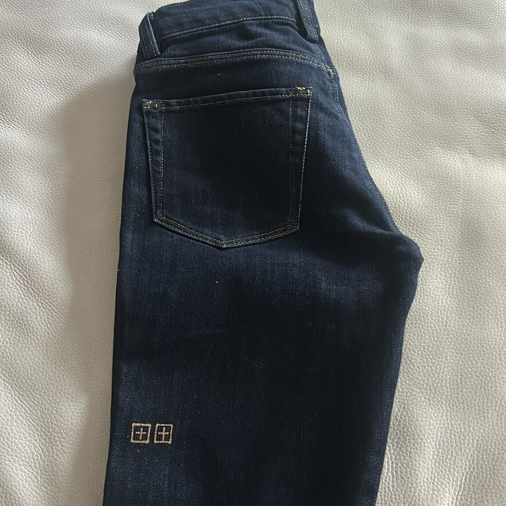 Ksubi super skinny women’s jeans color “after dark” size 25. Golden stitches.